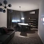 Minimalista Centenario Apartmán *